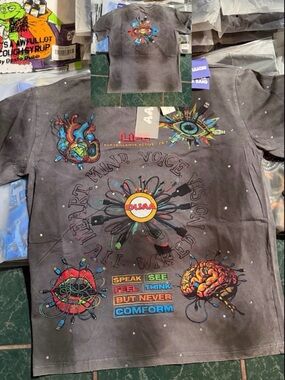 Duaa Washed Charcoal with Multicolor Art Tee